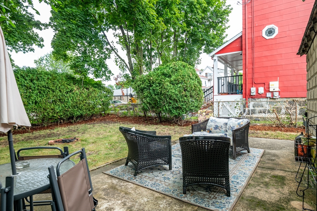 66 Almont St Property Photo 6