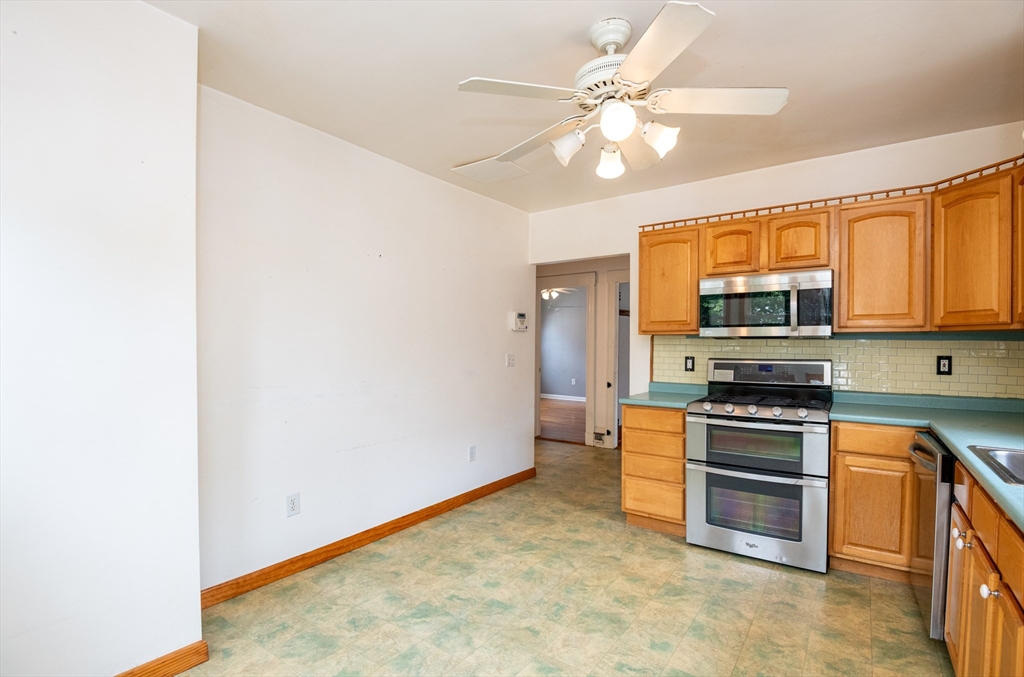 66 Almont St Property Photo 21