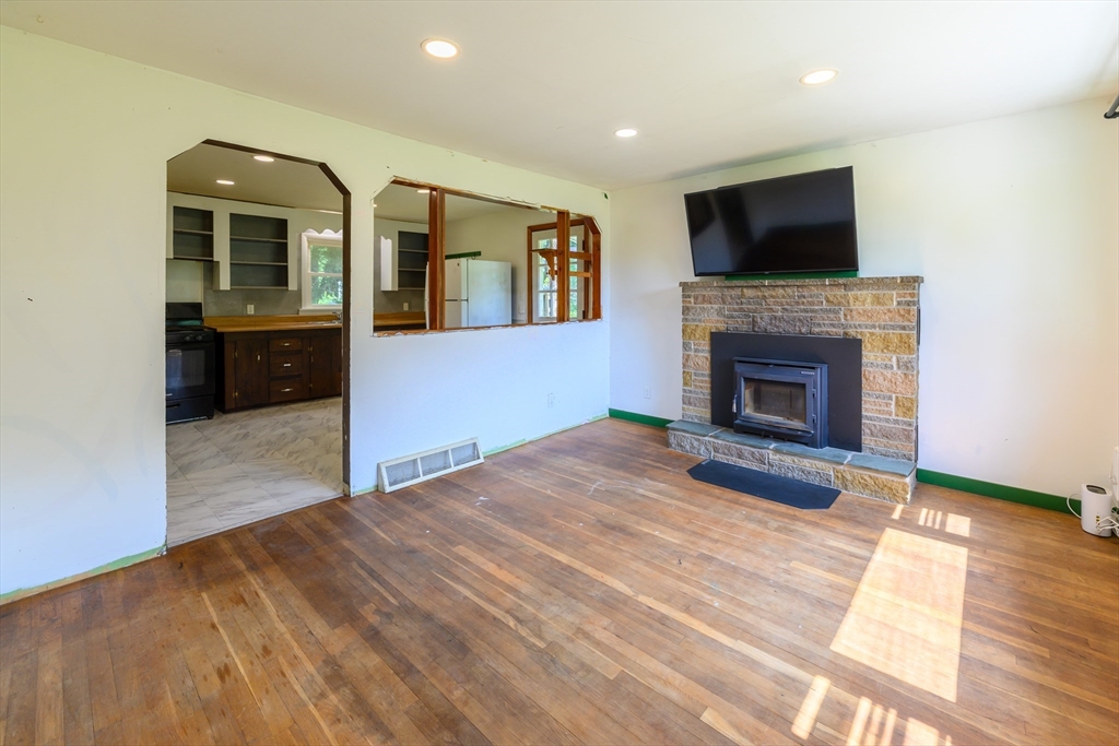 7 Darrel Ave Property Photo 4