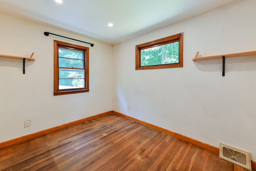 7 Darrel Ave Property Photo 12
