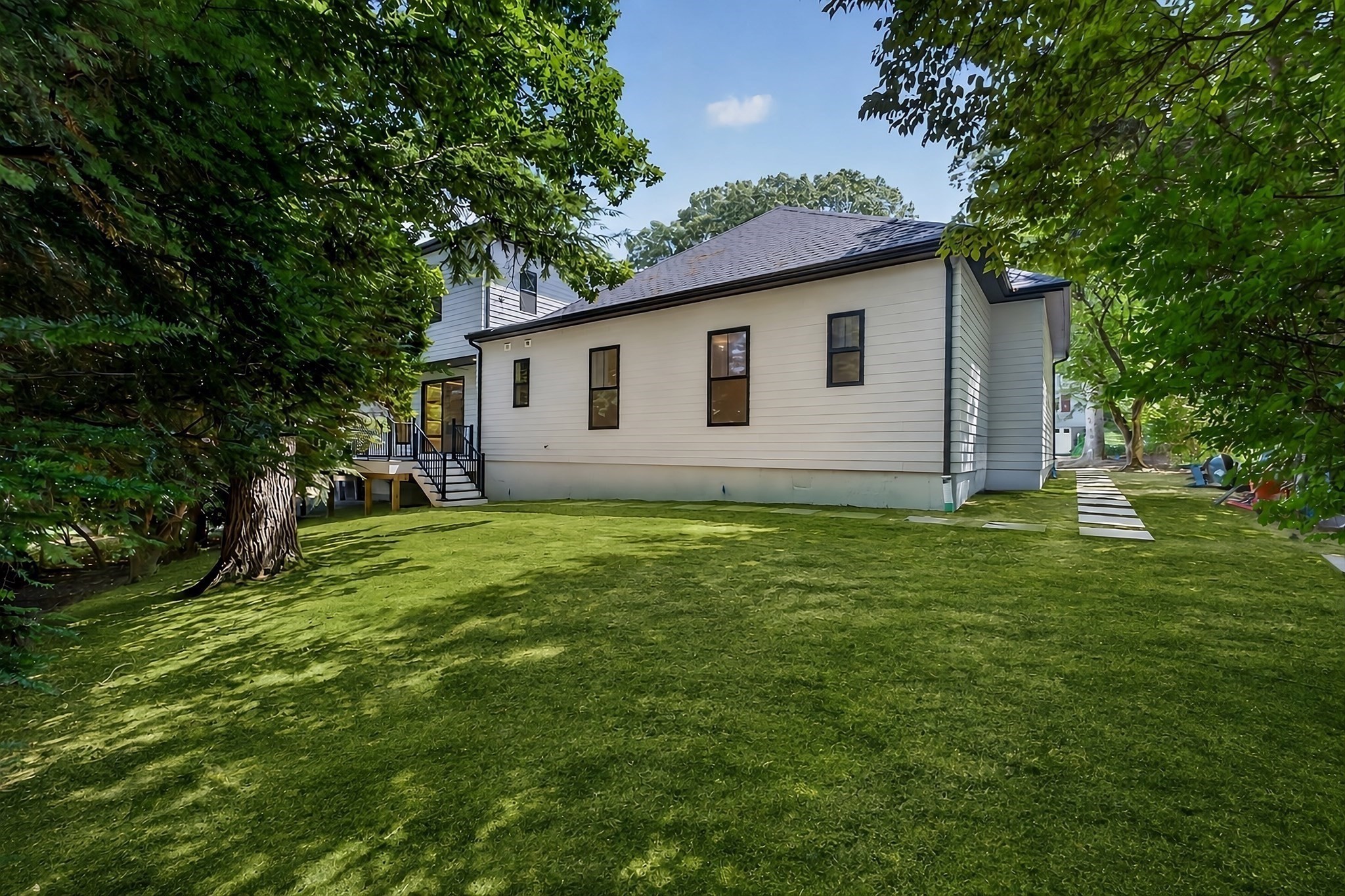 23 Lantern Ln Property Photo 10