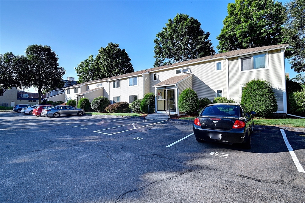 14 Arbor Way # B Property Photo 2