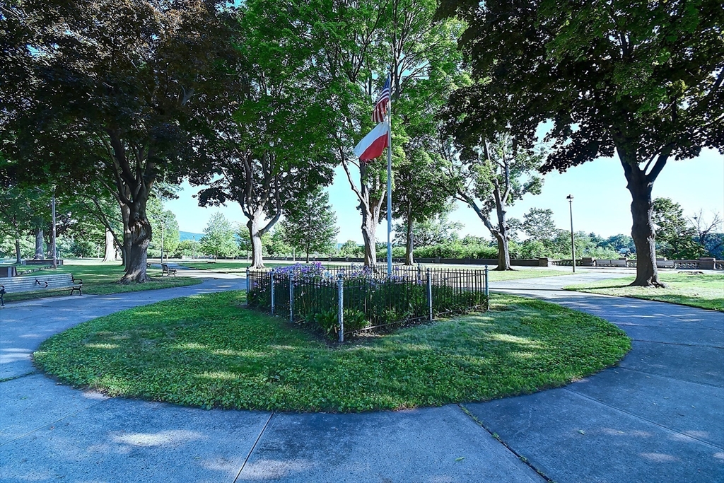 14 Arbor Way # B Property Photo 23