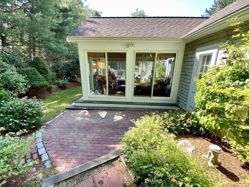263 Oxford Dr Property Photo 15