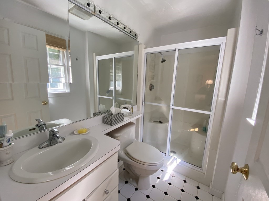 263 Oxford Dr Property Photo 18