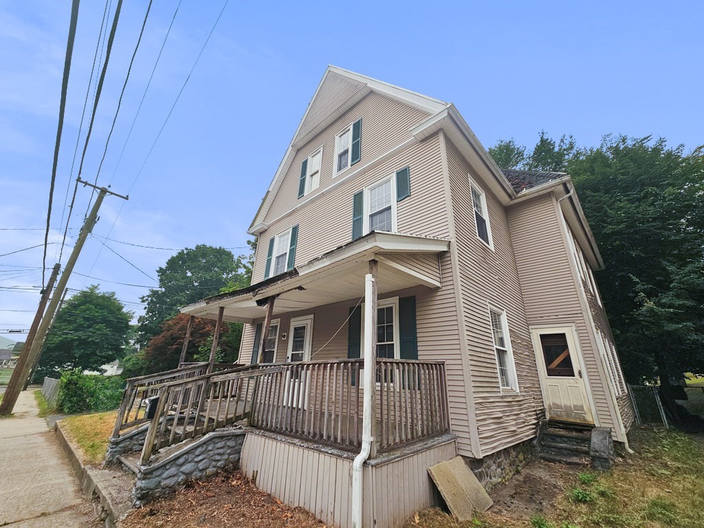 8-10 Aspen St Property Photo 3