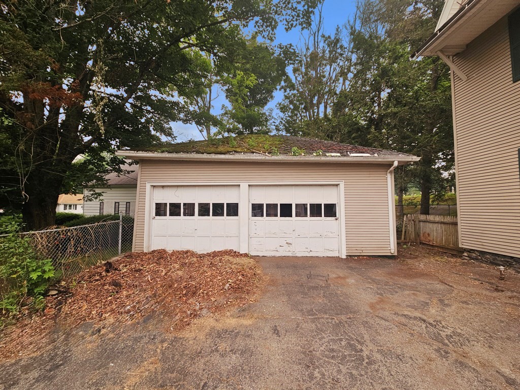 8-10 Aspen St Property Photo 4