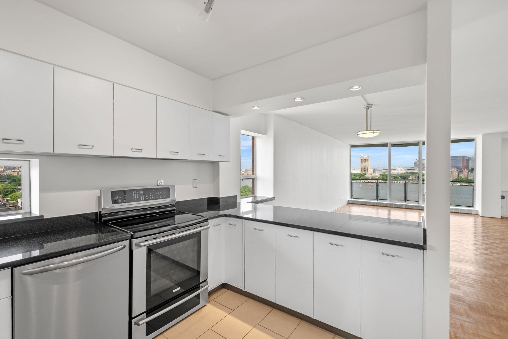 330 Beacon St # 111 Property Photo 3