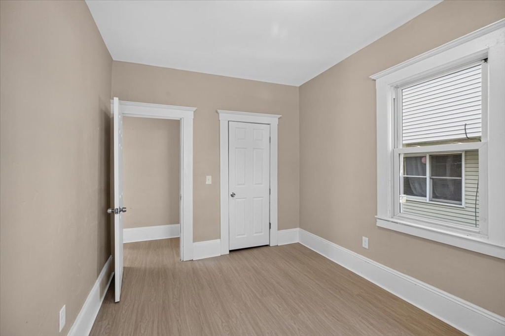 229 Quincy St Property Photo 10