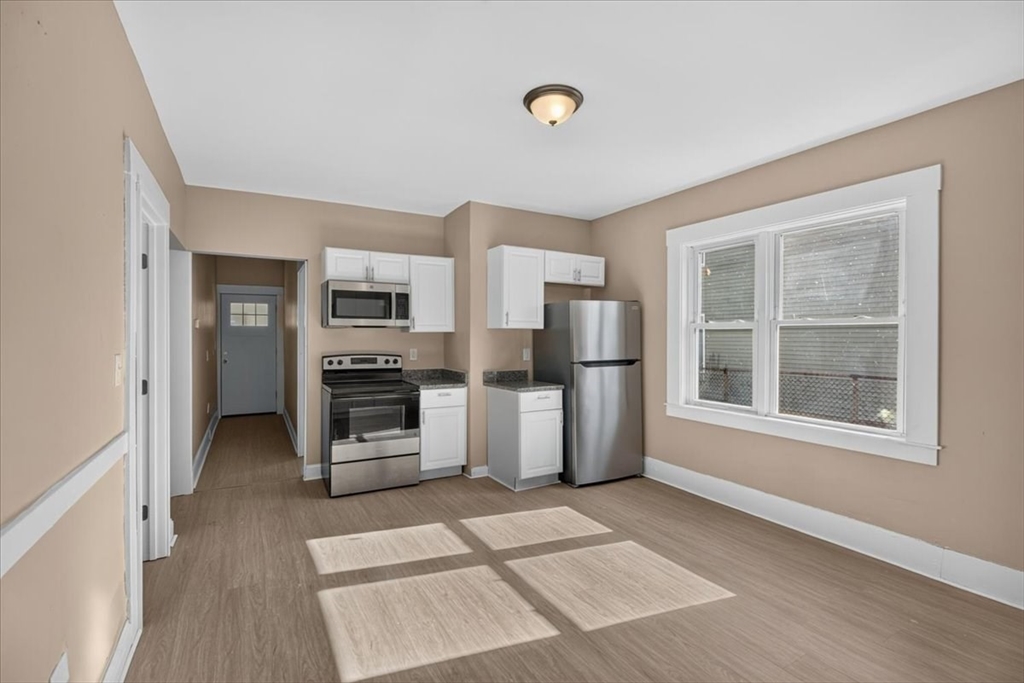 229 Quincy St Property Photo 14