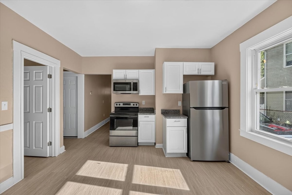 229 Quincy St Property Photo 16