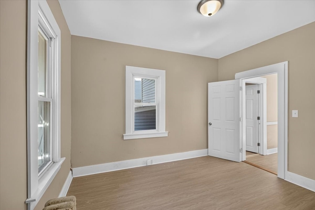 229 Quincy St Property Photo 18