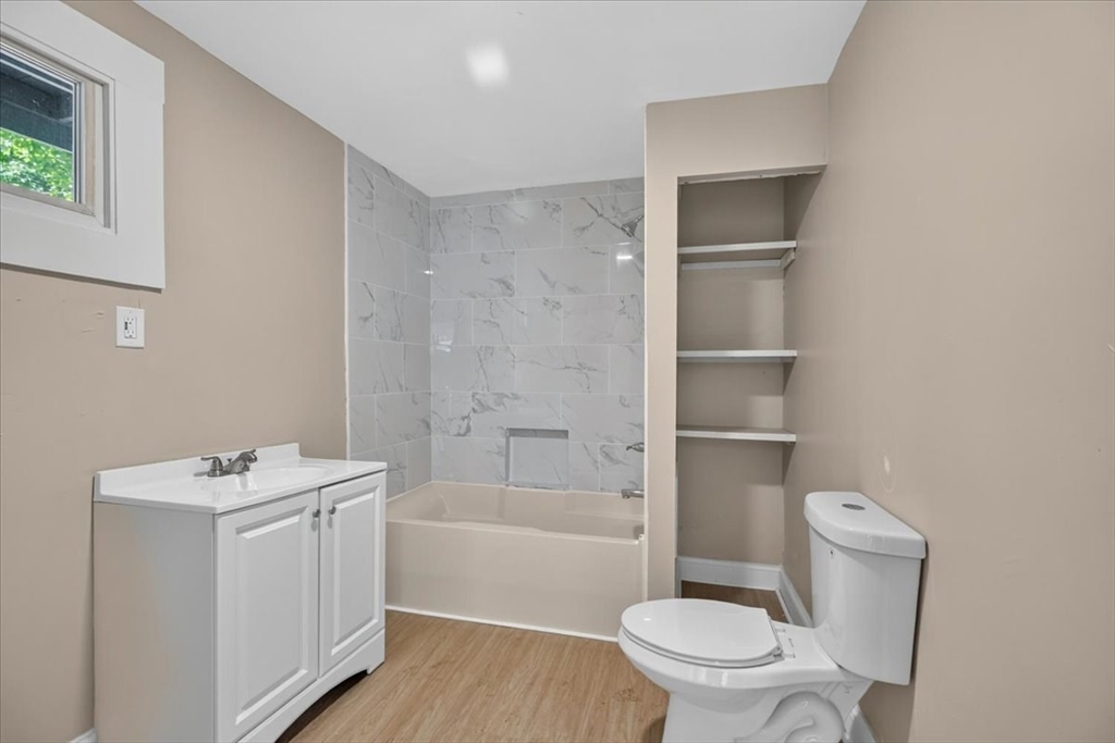 229 Quincy St Property Photo 19