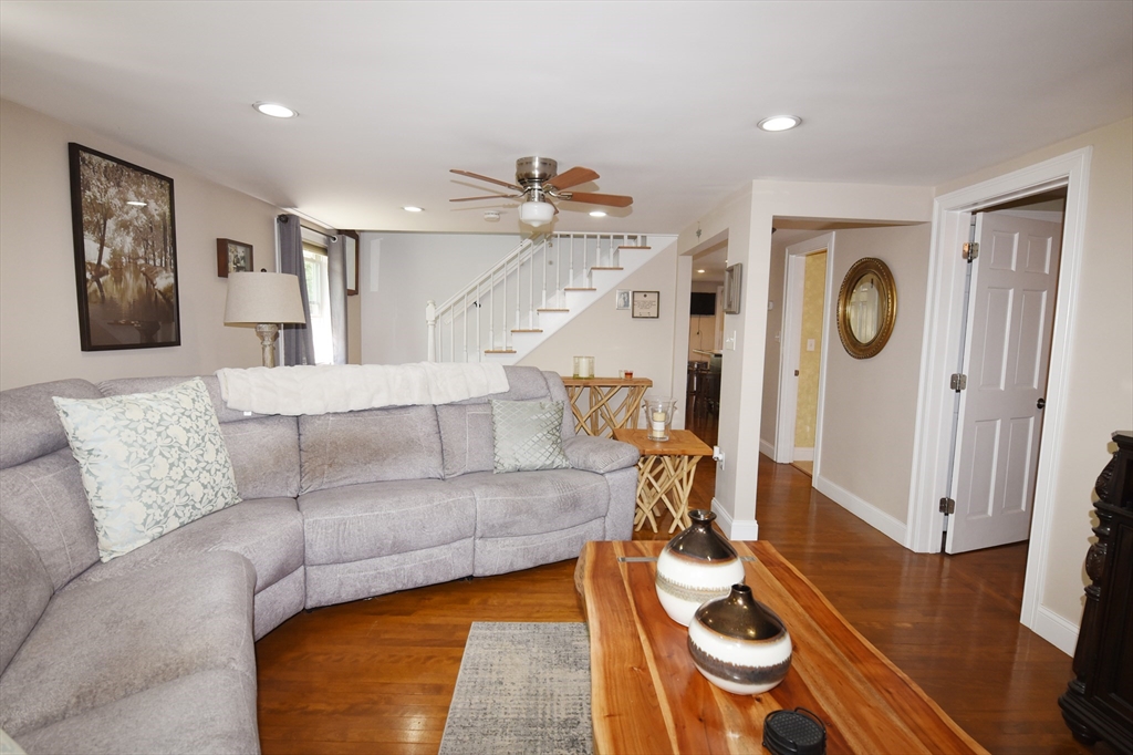 440 Summer Property Photo 5