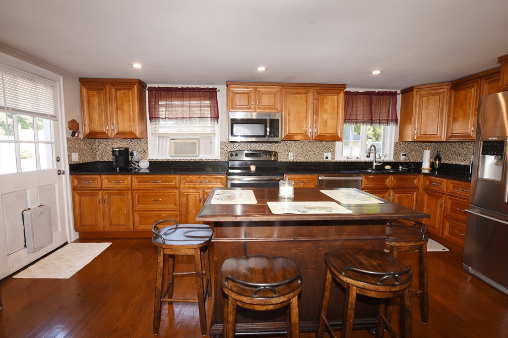 440 Summer Property Photo 11