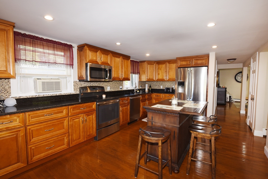 440 Summer Property Photo 12