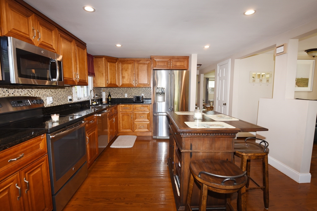 440 Summer Property Photo 14