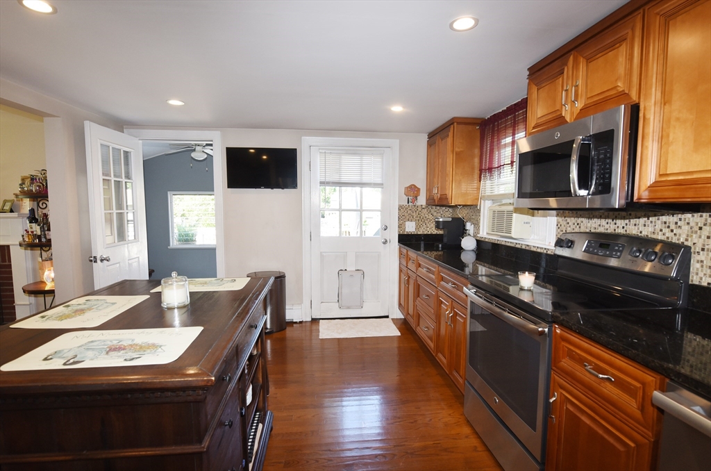 440 Summer Property Photo 15