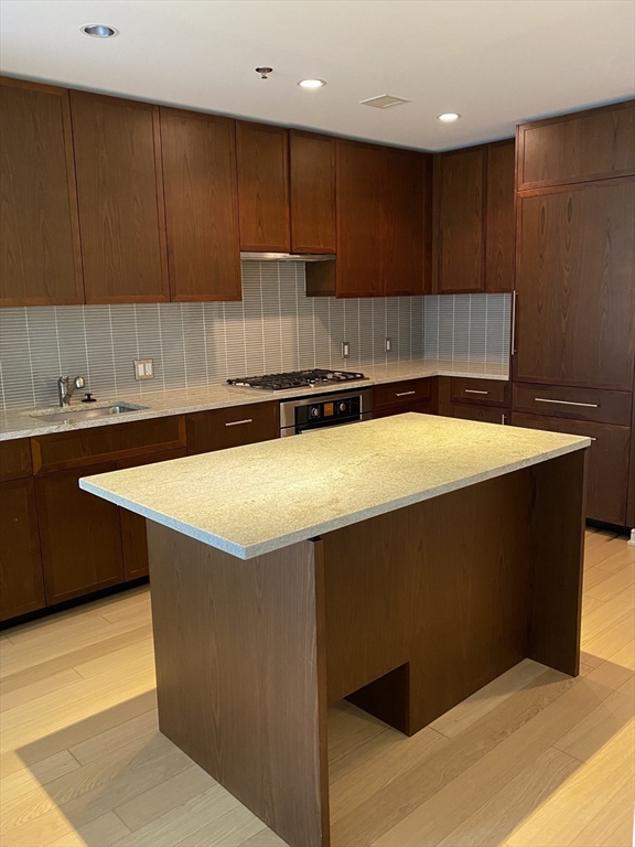 580 Washington St # 604 Property Photo 1