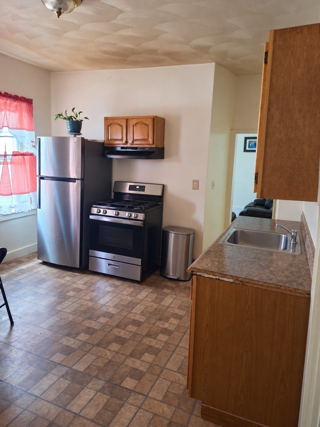 148 Congress Ave Property Photo 6