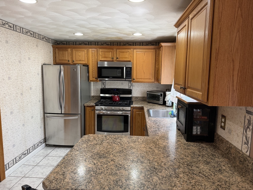 22 Groveland Commons Way # 22 Property Photo 6