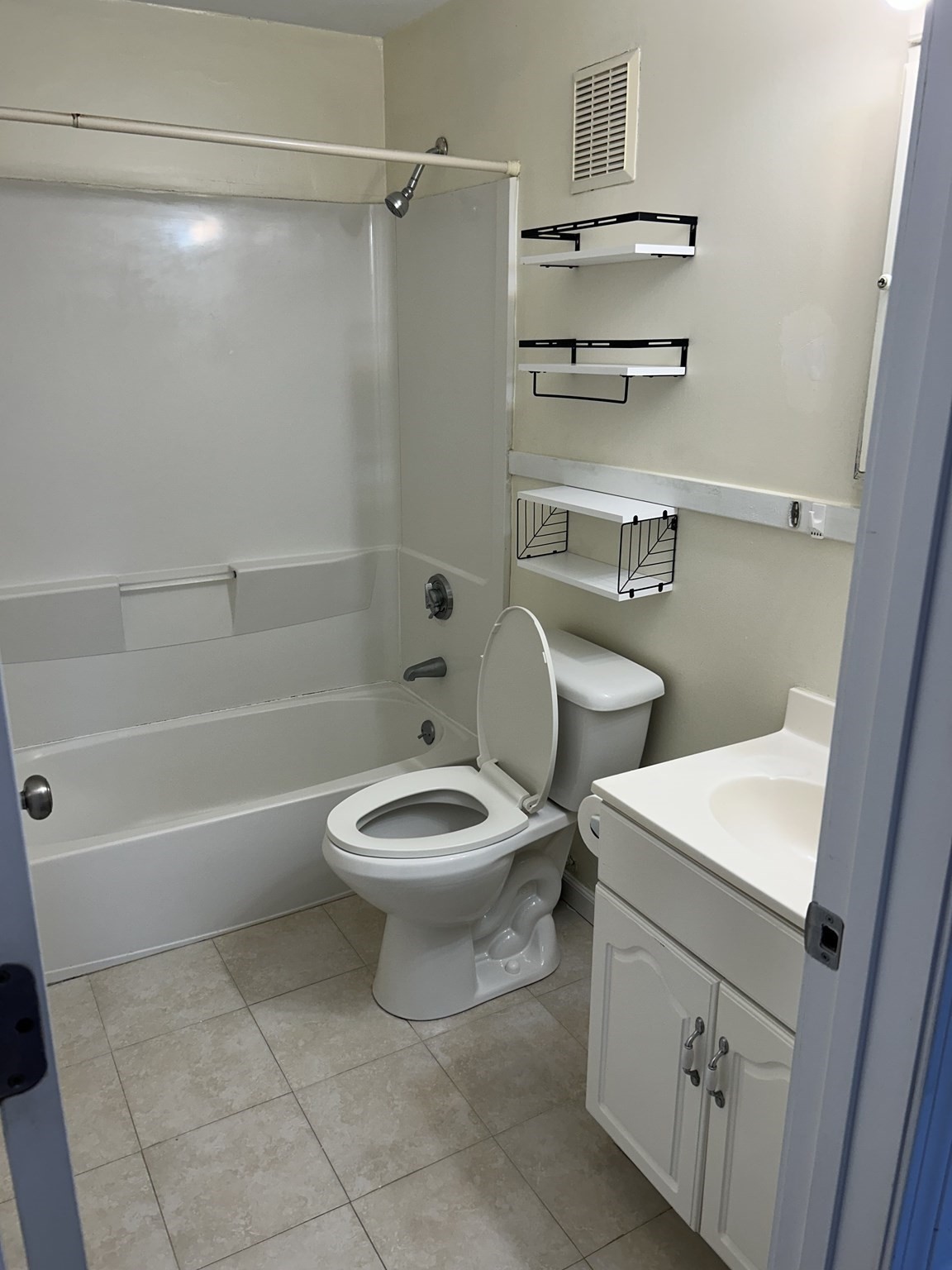 451 School St. # 12 Property Photo 8