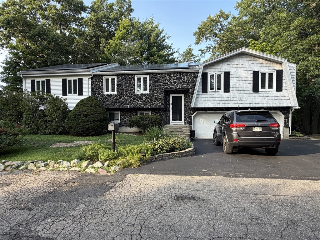 1 Burris Way Property Photo 1