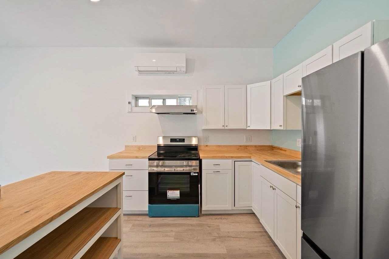 15 Rockland House Rd # B Property Photo 3