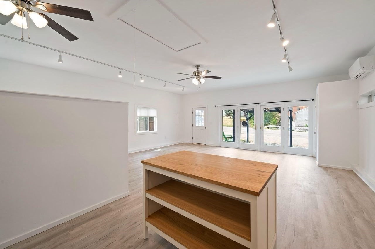 15 Rockland House Rd # B Property Photo 4