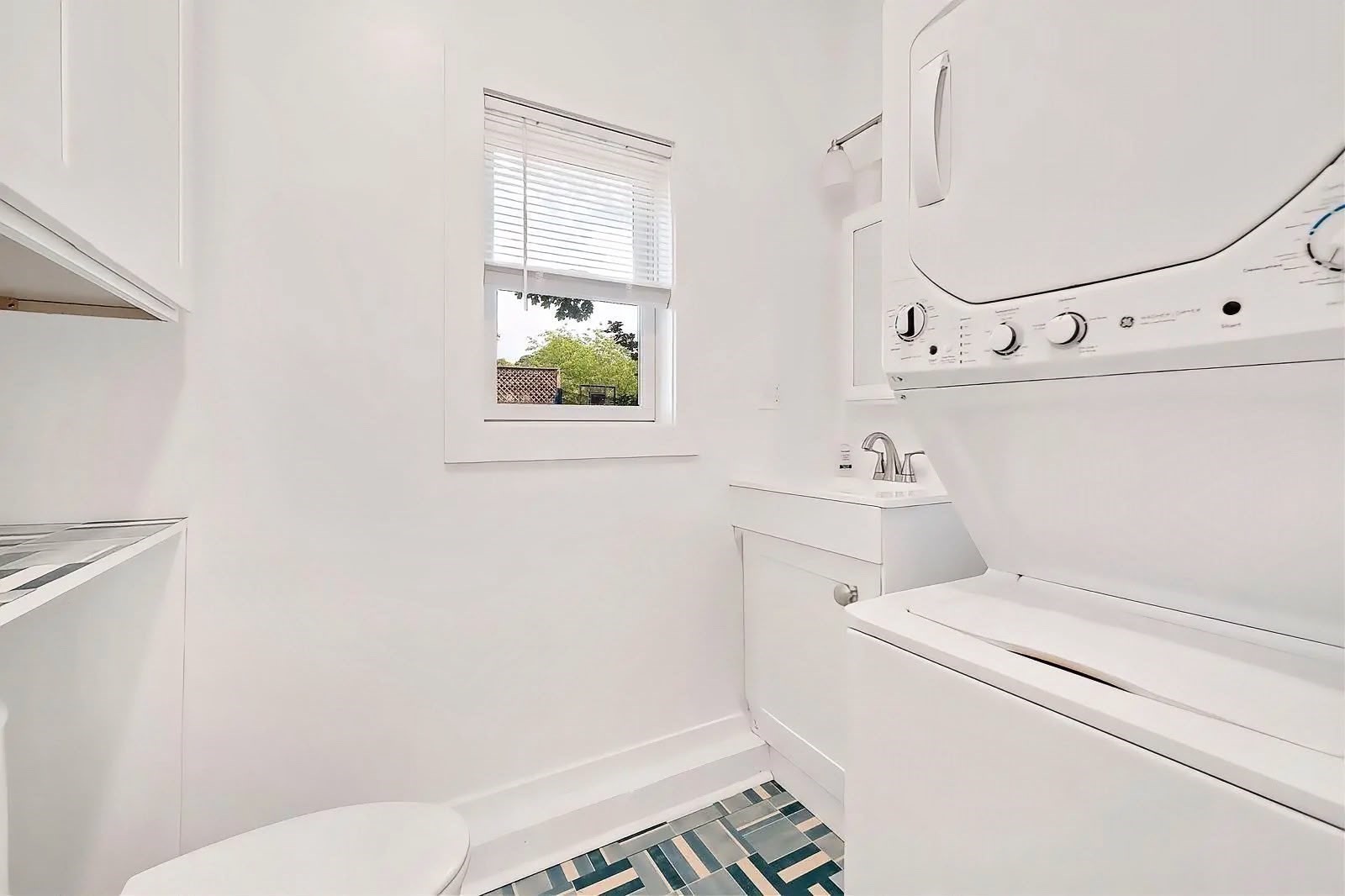 15 Rockland House Rd # B Property Photo 11