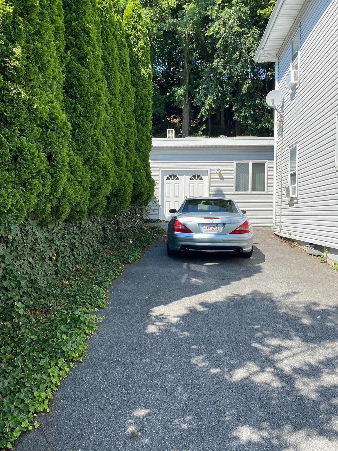 203 Gladstone Street # R Property Photo 1