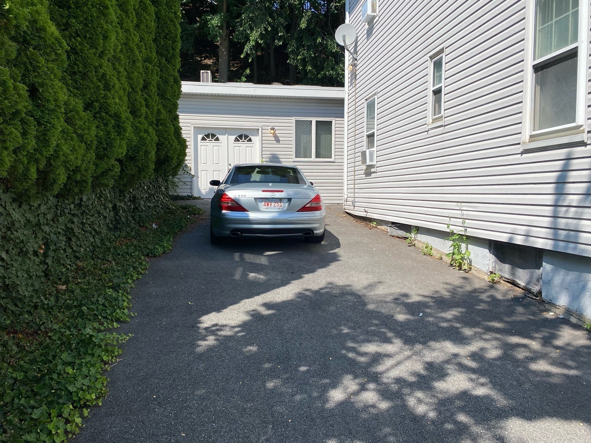 203 Gladstone Street # R Property Photo 2
