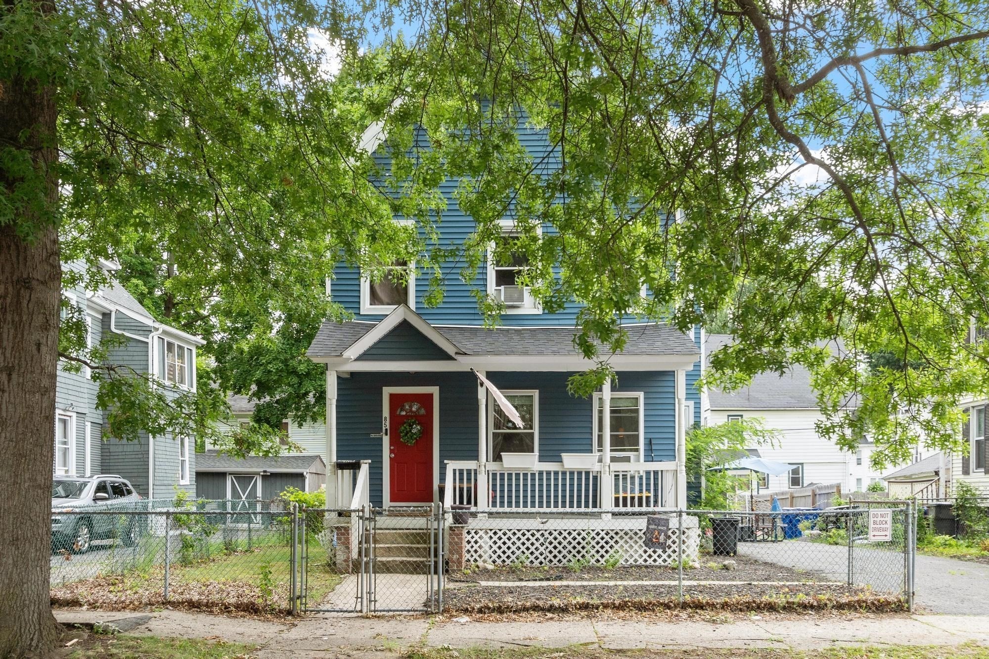 85 Montrose St Property Photo 1