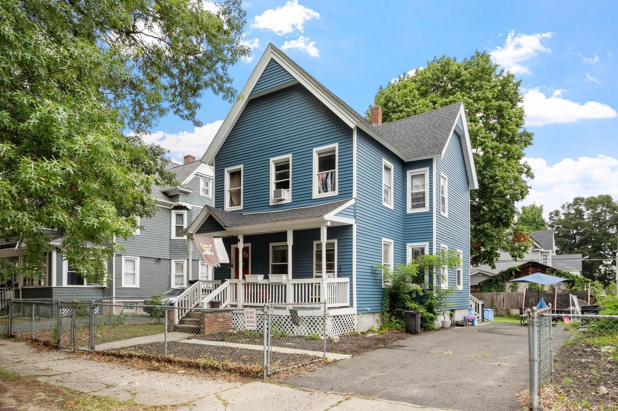 85 Montrose St Property Photo 2