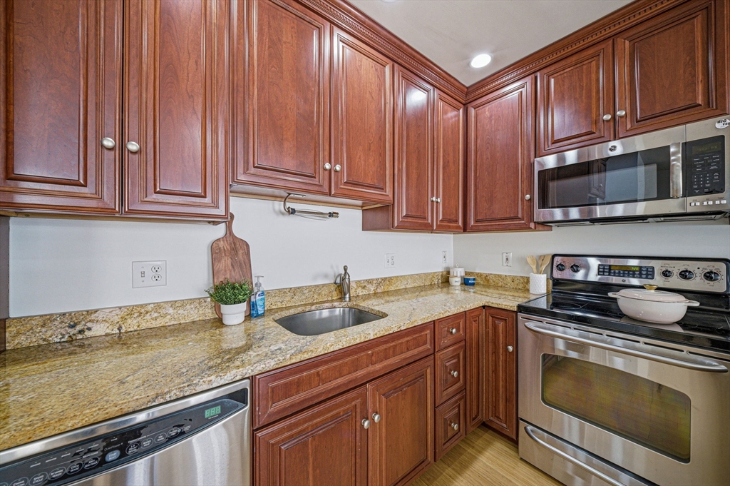 55 Temple Pl # 4 Property Photo 11