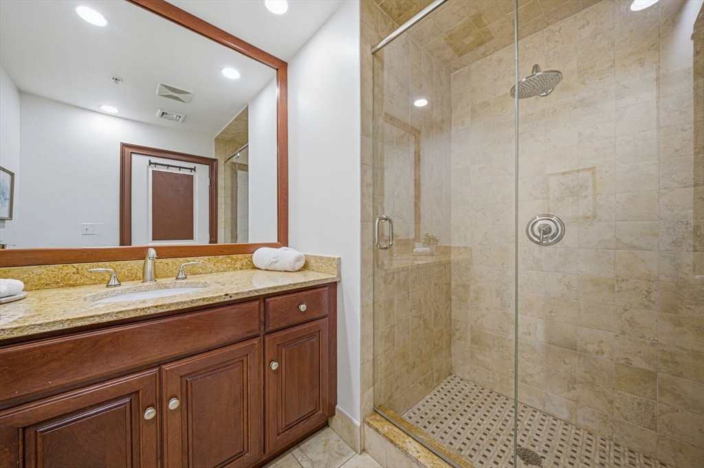 55 Temple Pl # 4 Property Photo 17