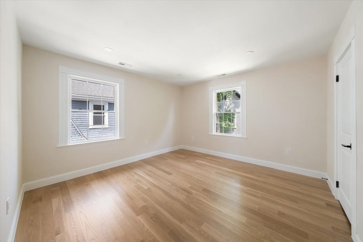 8 Hollis Street Property Photo 18