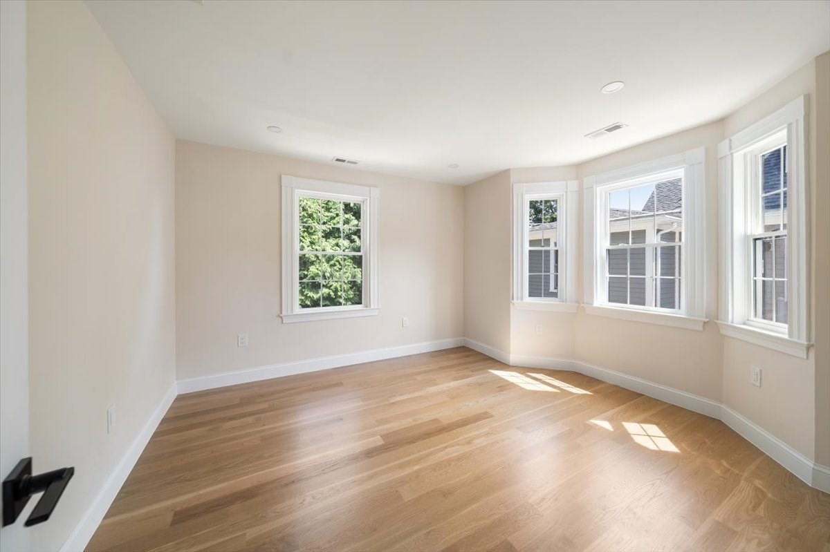8 Hollis Street Property Photo 20