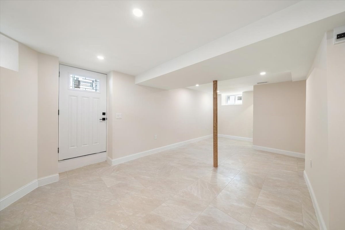 8 Hollis Street Property Photo 25