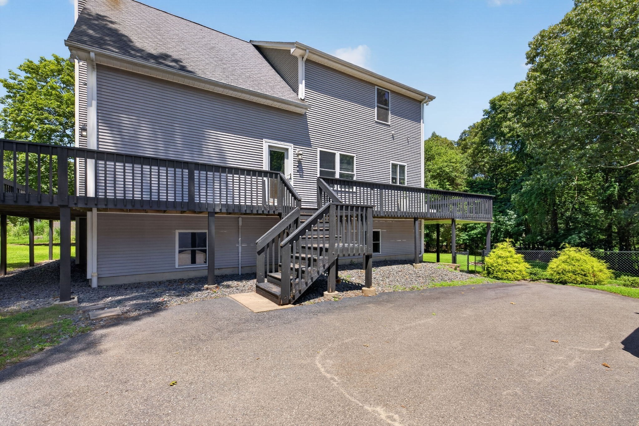 9 Broadview Ave Property Photo 3
