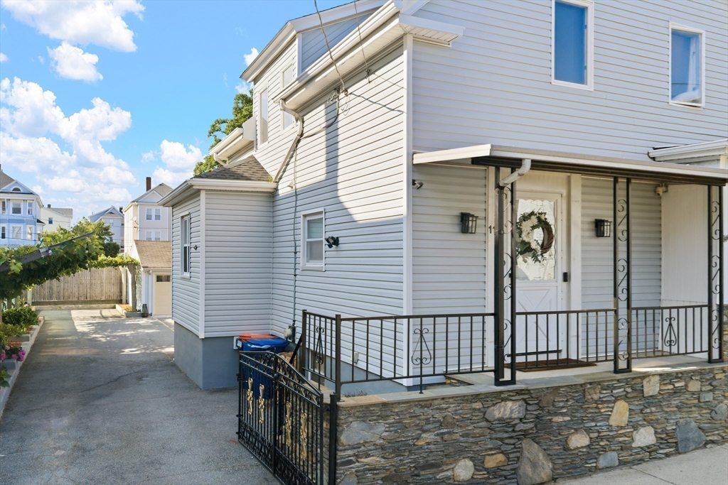 115 Division St Property Photo 15