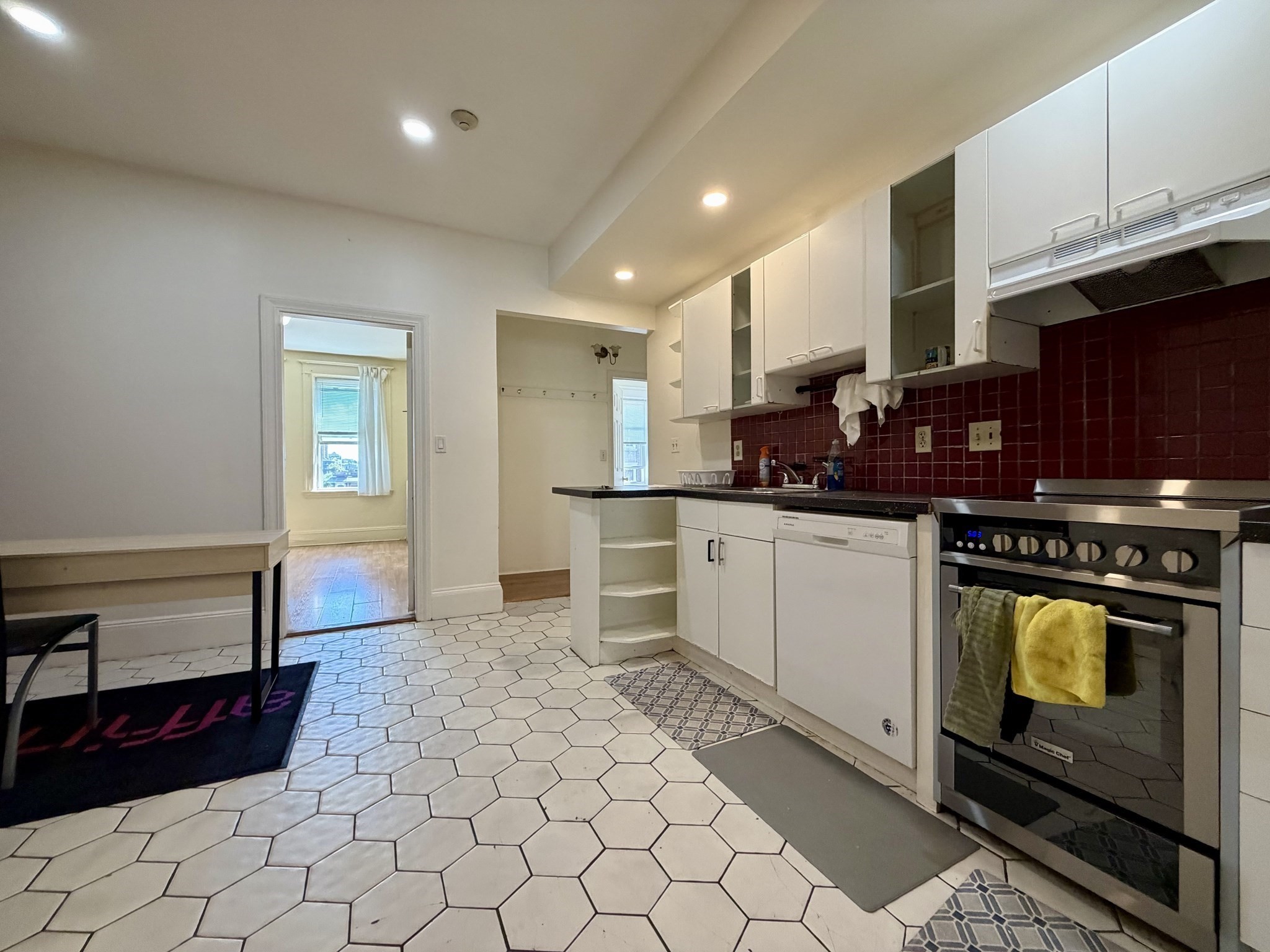 56 Park Vale Ave # 9 Property Photo 1
