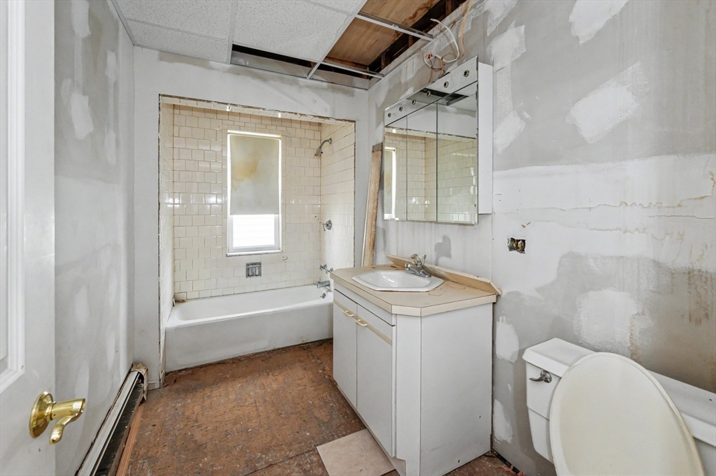 9 Bourne St Property Photo 37