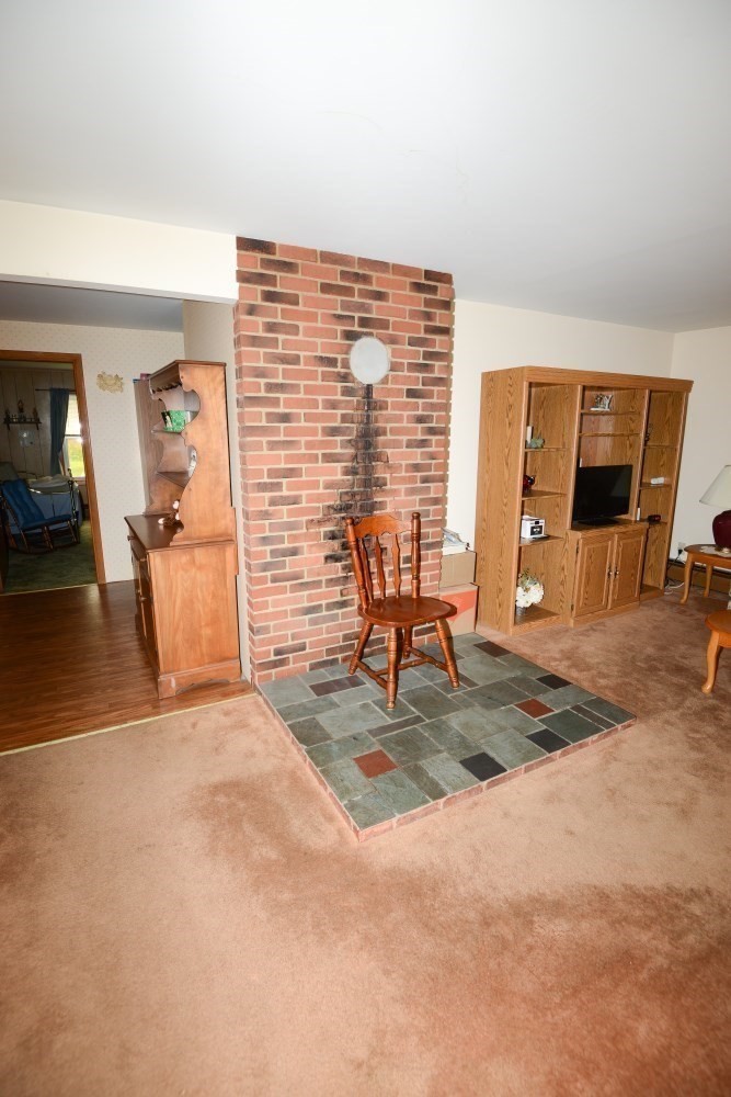 93 Pine St Property Photo 9