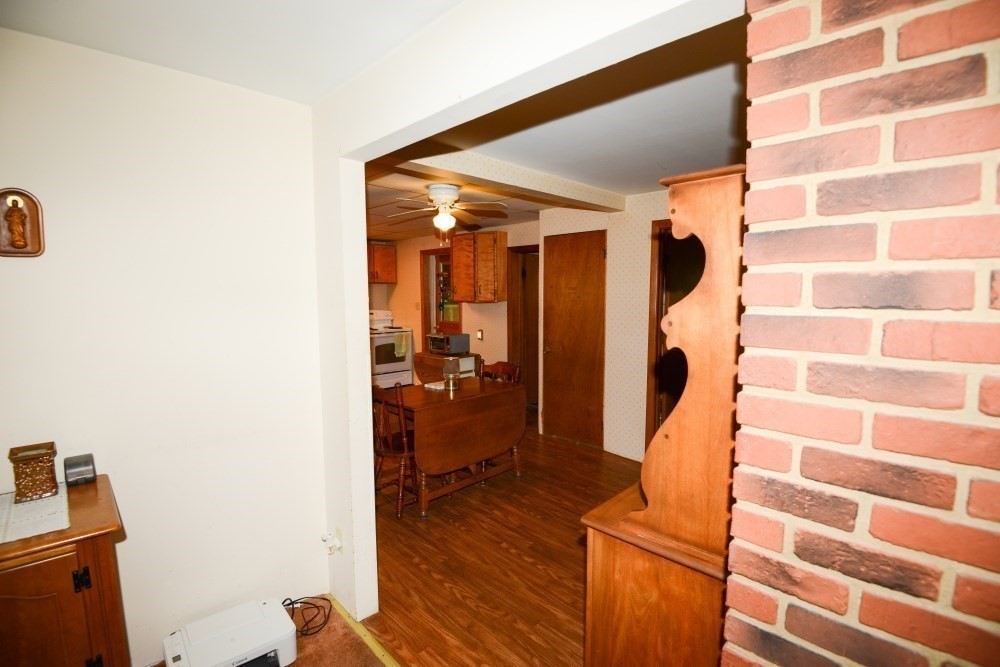93 Pine St Property Photo 10