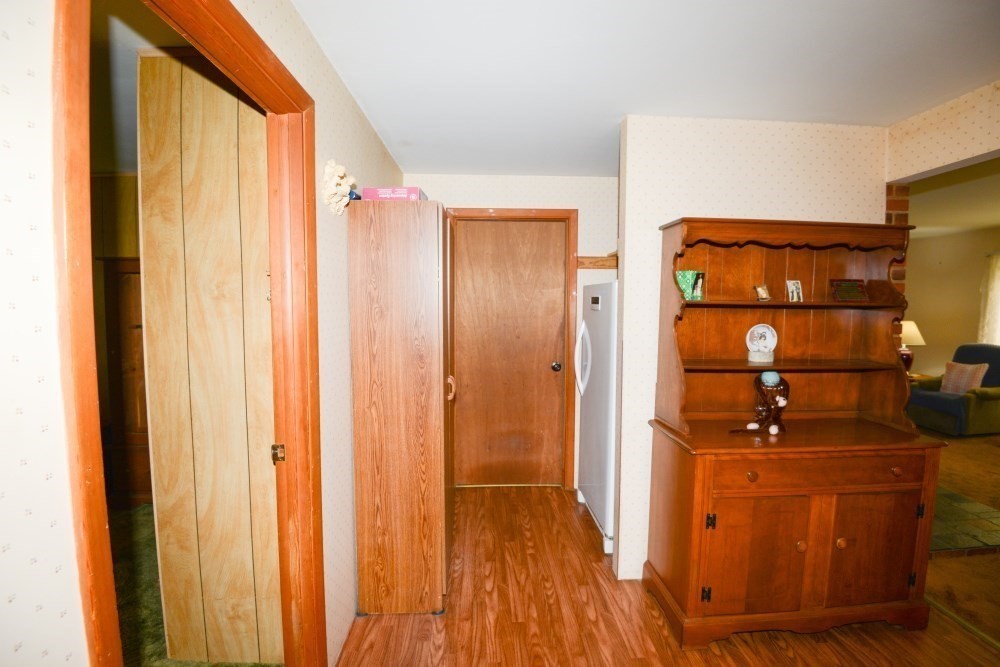 93 Pine St Property Photo 11