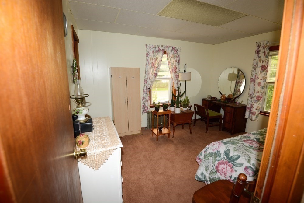 93 Pine St Property Photo 12