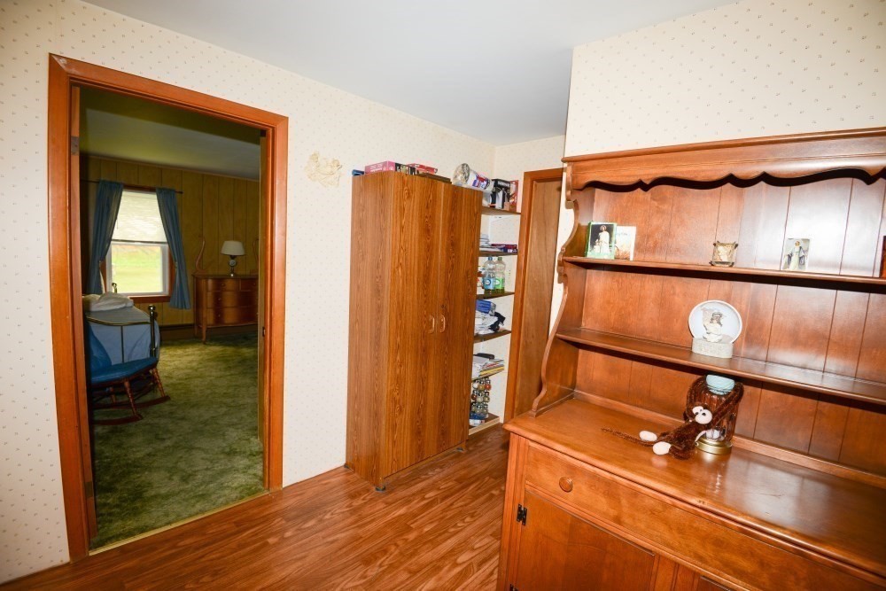 93 Pine St Property Photo 14