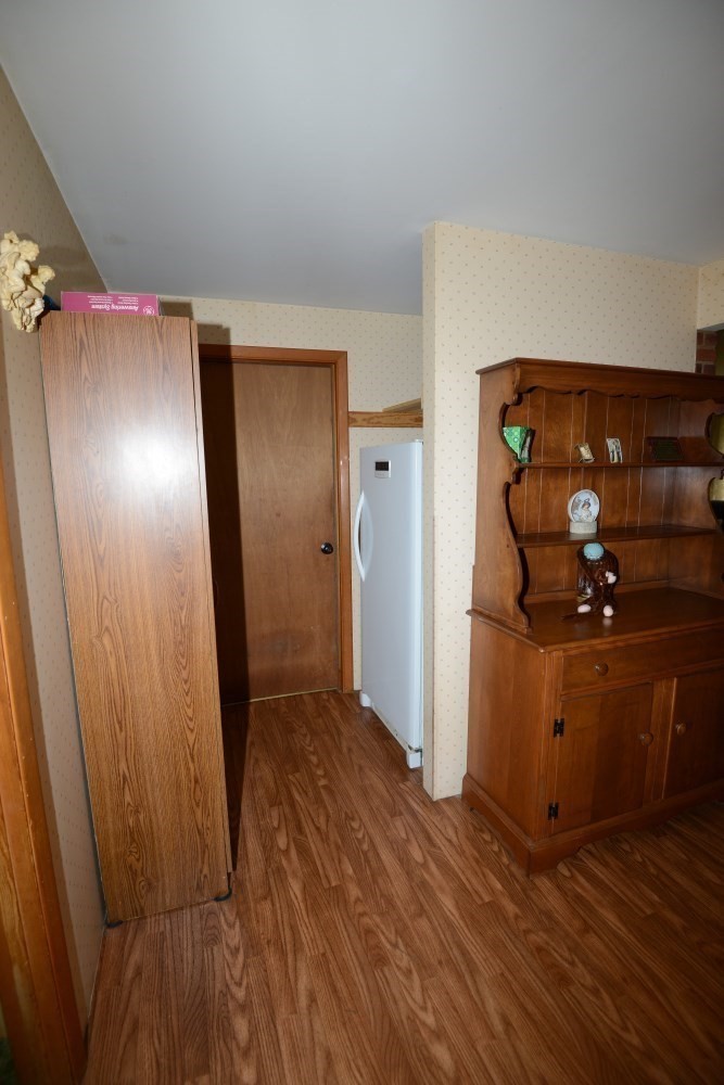 93 Pine St Property Photo 17
