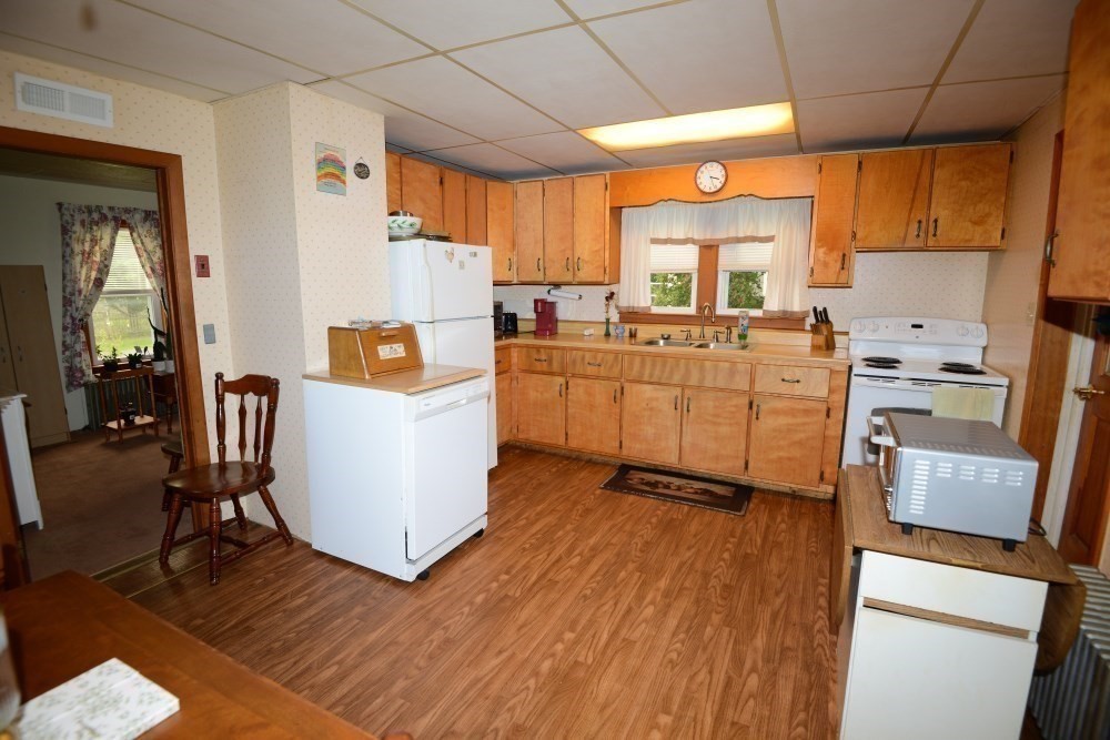 93 Pine St Property Photo 19